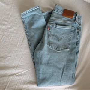 Levi’s Wedgie Fit jeans